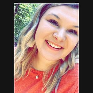 Meet your Posher, Kayley